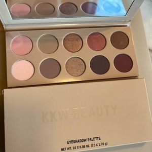 Brand New in Box KKW Beauty Classic Blossom Palette NWT